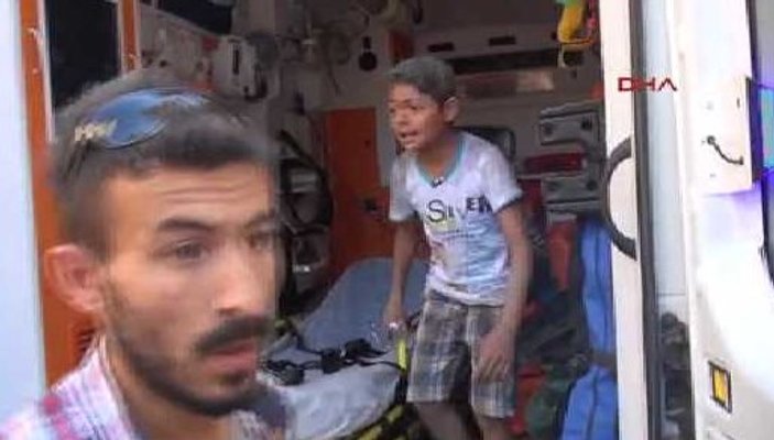 Kilis'te yaralanan Suriyeli çocuğun korku dolu anları