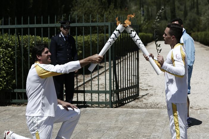 Olimpiyat meşalesi yakıldı