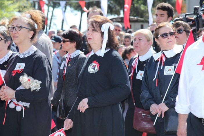 Ordu'daki 23 Nisan'a katılan temsili Atatürk