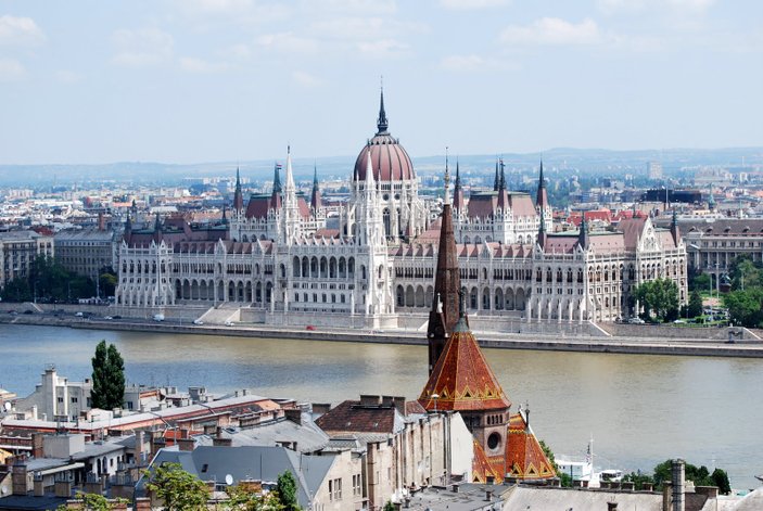 Budapeşte doğal güzellikleriyle büyülüyor