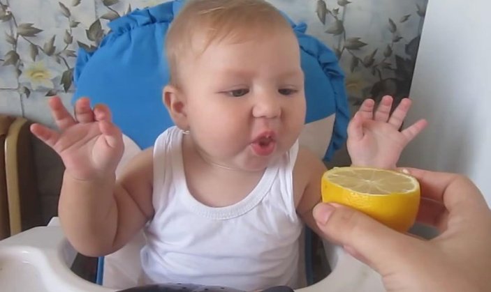 İlk defa limon yiyen bebekler İZLE