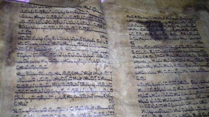 600 yıllık Tevrat'ı satmak isteyen Suriyeli yakalandı