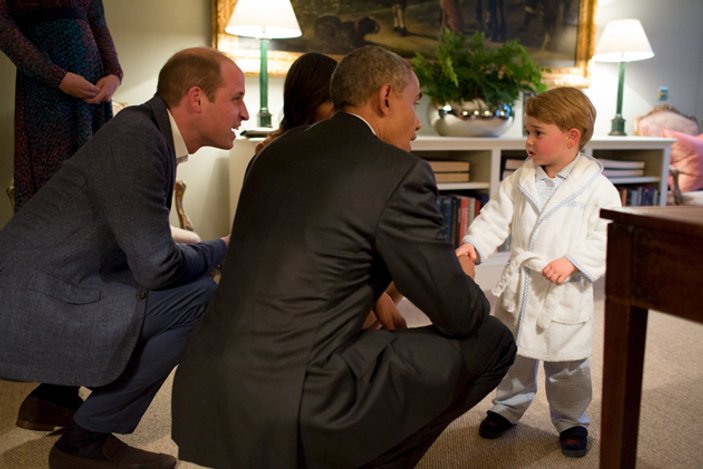Prens George'un Obama'yı karşıladığı bornoz Denizli'den