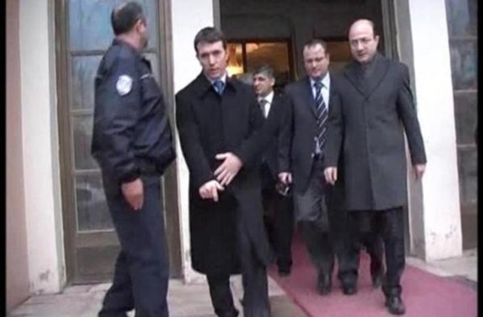 Cihaner'i gözaltına aldıran polis amirine yakalama kararı