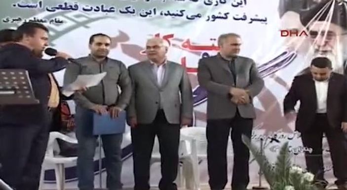 İranlı sunucu programı sunduğu sırada hayatını kaybetti