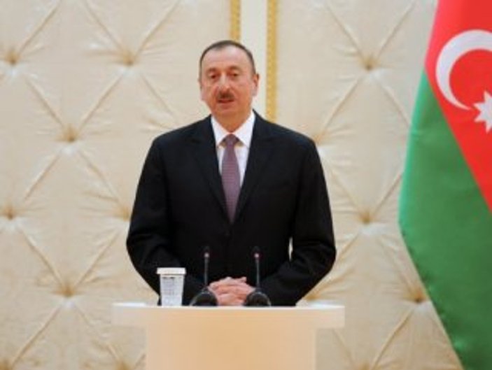 Azerbaycan silah ve mühimmatlarını yeniliyor