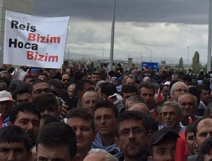 Başbakan Davutoğlu Konya'da coşkuyla karşılandı