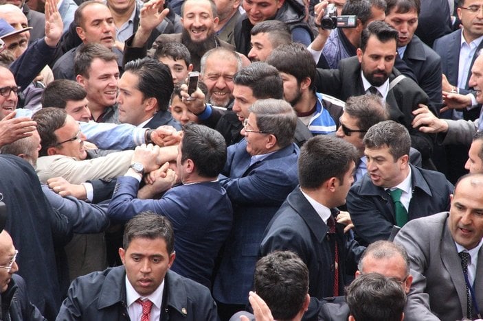 Konya'da Davutoğlu izdihamı