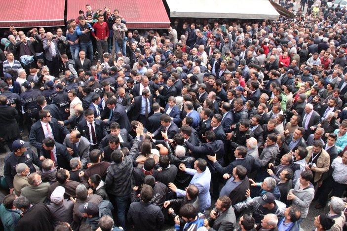 Konya'da Davutoğlu izdihamı