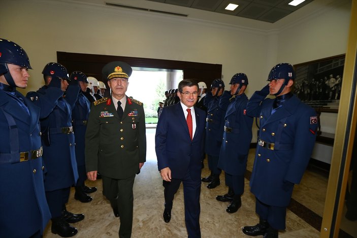 Başbakan Davutoğlu'ndan Genelkurmay'a veda ziyareti