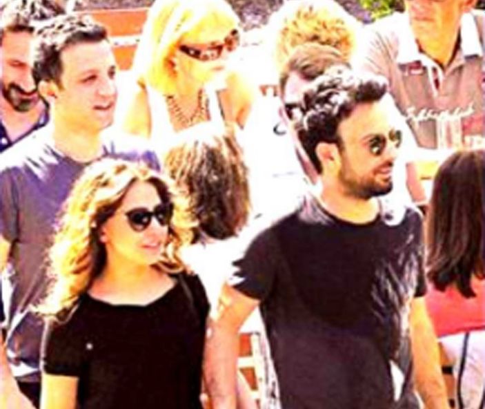 Tarkan eşi Pınar Dilek ile el ele gezdi