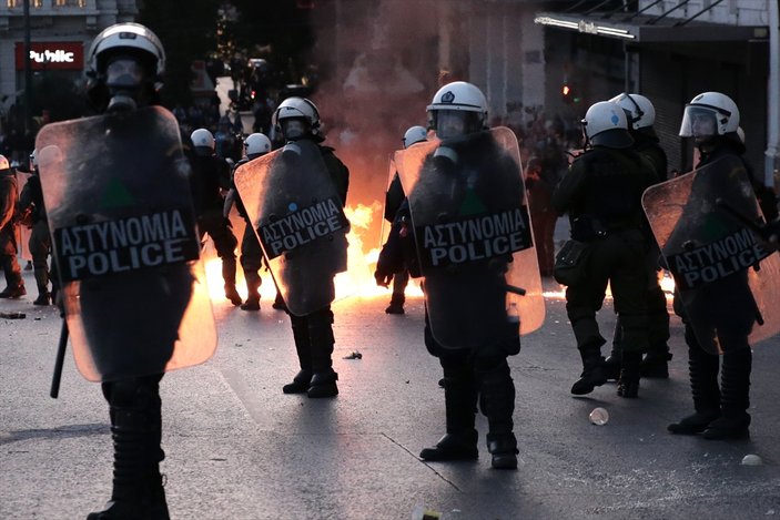 Yunanistan'da sokaklar alev alev