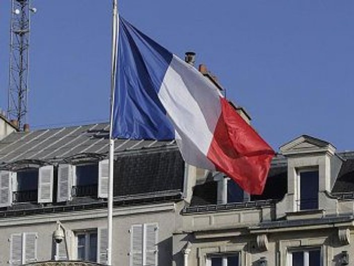Fransa radikal Müslümanlar için özel merkezler açacak