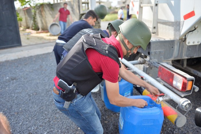 Mehmetçik'ten PKK mağdurlarına gıda yardımı