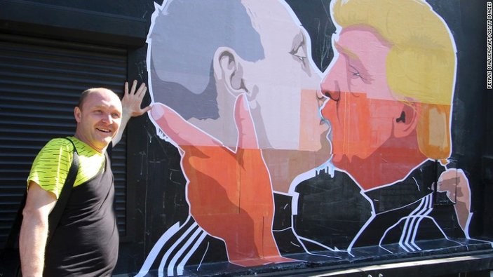 Litvanya'da dikkat çeken Putin-Trump posteri