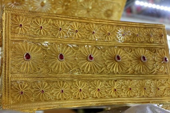 Altın sandık 270 bin dolara Dubaili iş adamına satıldı