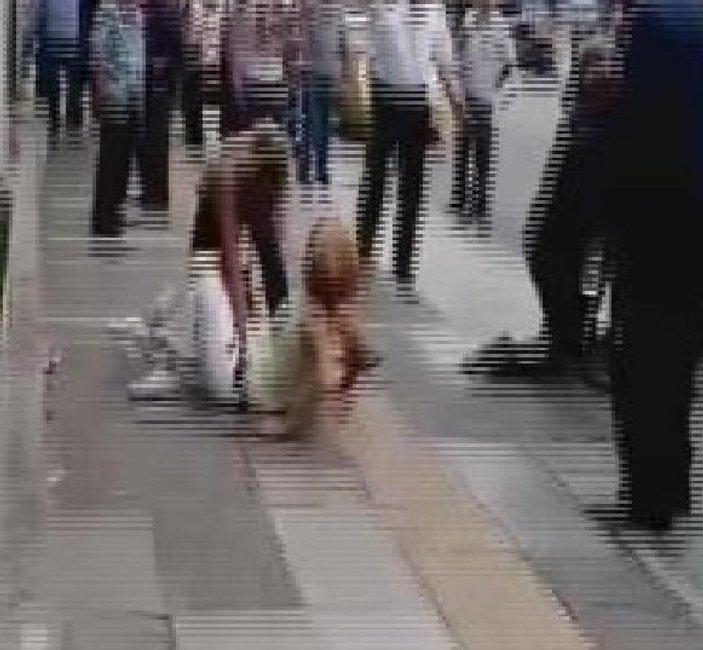İzmir'de kadınlar birbirlerine bıçakla saldırdı