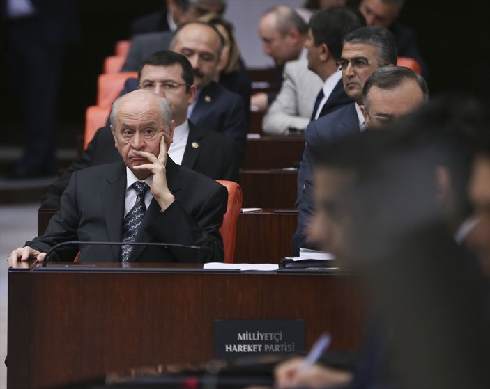 Bahçeli'nin düşünceli halleri dikkat çekti