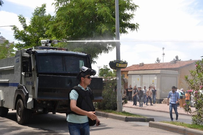 Terör örgütü sloganı atan HDP'liler TOMA ile sulandı