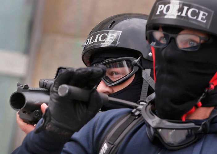 Fransa'da polis şiddeti