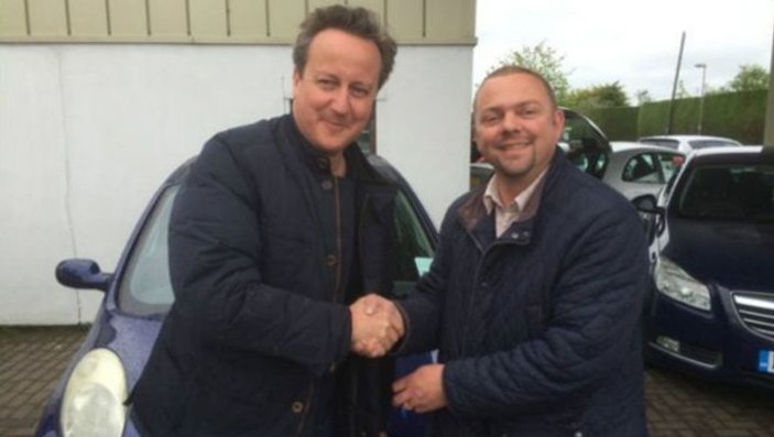 İngiltere Başbakanı Cameron eşine ikinci el araba aldı