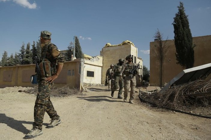 ABD askerlerinin üniformasındaki YPG detayı