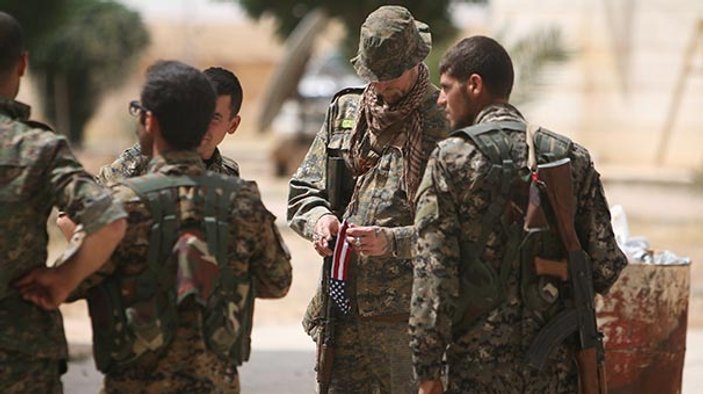 ABD'nin uygunsuz dediği YPG arması hala üniformalarda