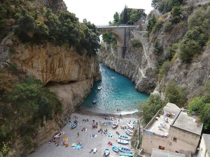Amalfi kıyılarında şirin köy: Furore