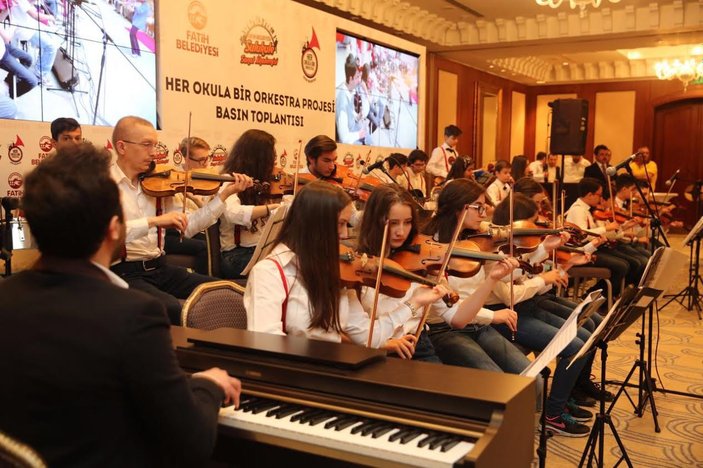 Fatih Belediyesi her okula bir orkestra kuruyor