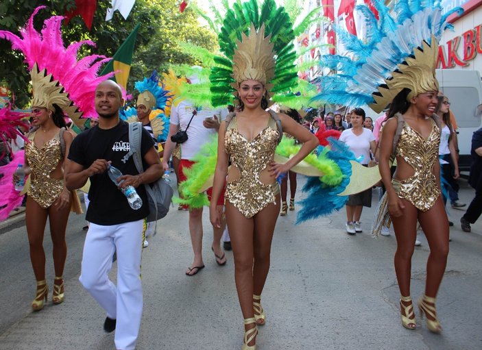 CHP'li belediyeden Rio esintili kiraz festivali