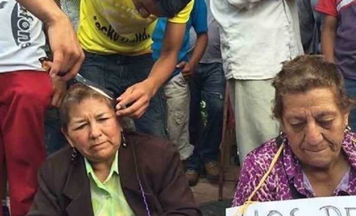 Meksika'da ispiyoncu öğretmenlerin saçları kesildi