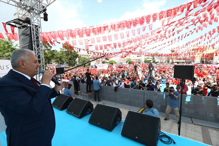 Binali Yıldırım memleketi Erzincan'da