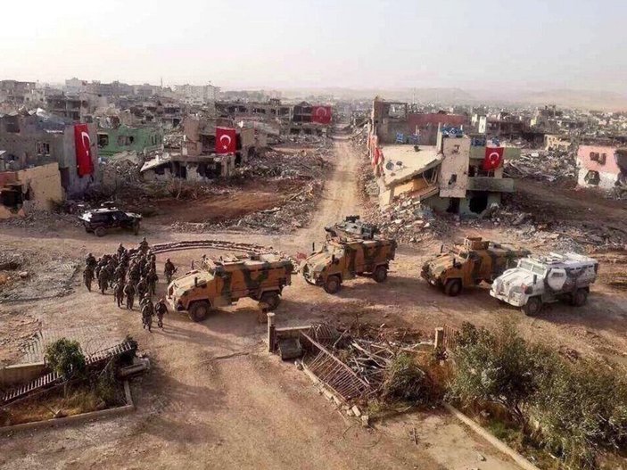 PKK'lı teröristler Nusaybin'i harabeye çevirdi