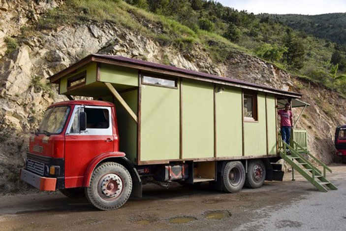 Gümüşhane'de 25 bin liraya kamyondan ev inşa edildi