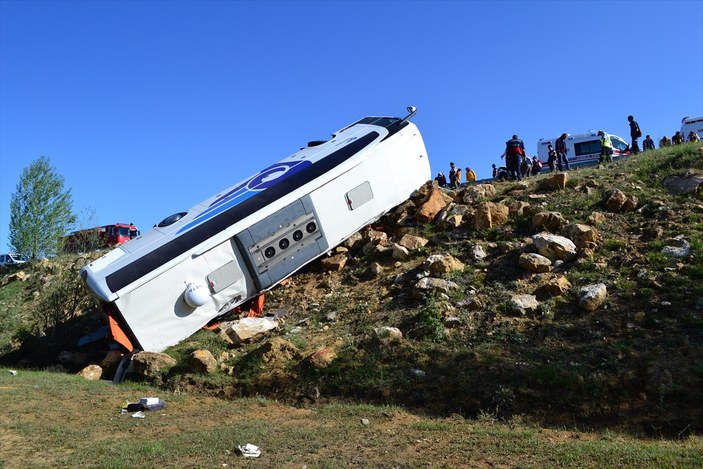 Yozgat'ta yolcu otobüsü devrildi: 3 ölü