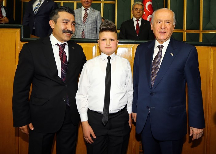 MHP'li gençten Bahçeli'ye mesaj veren saç traşı