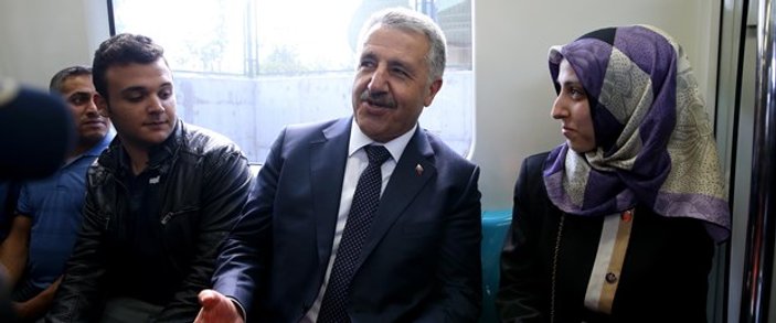 Ulaştırma Bakanı Ahmet Arslan Marmaray'a bindi