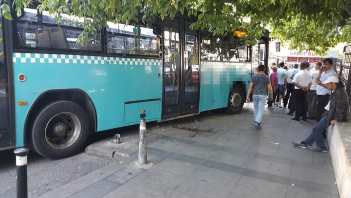 Beşiktaş'ta halk otobüsü şoförü fren yerine gaza bastı