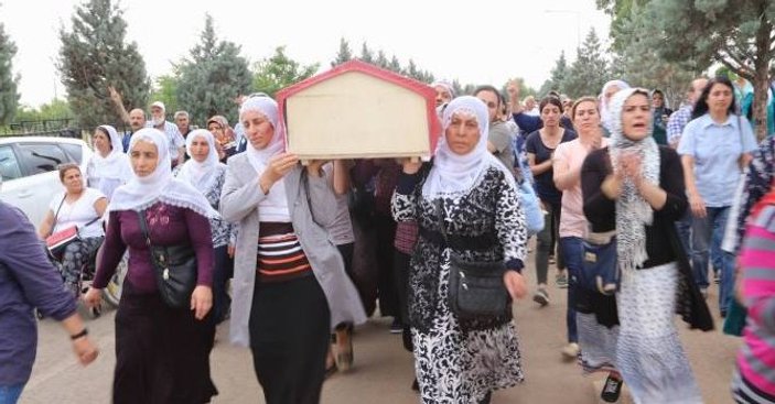 Canlı bomba Diyarbakır'da gömüldü