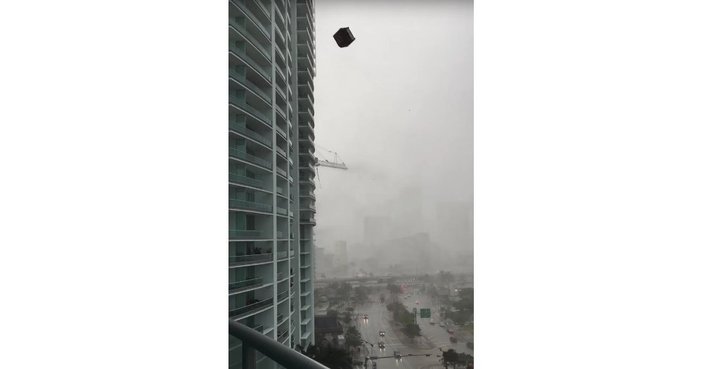 Miami'de gökten mobilya yağdı