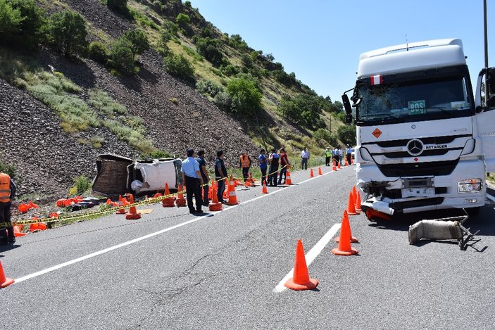 Yol çalışması yapan ekibe tır çarptı: 1 ölü