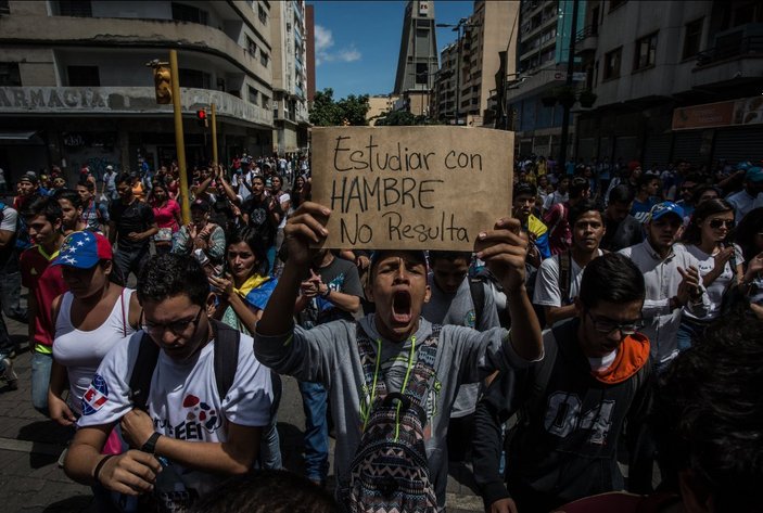 Venezuela'da hükümet karşıtı kriz genişliyor