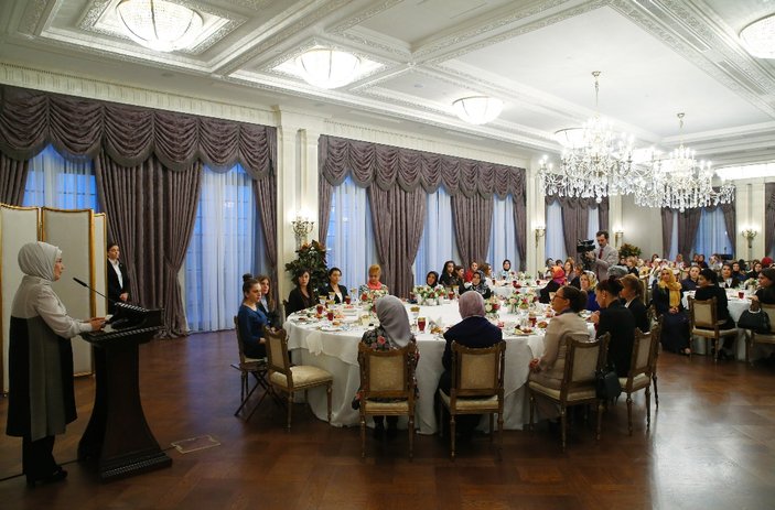 Emine Erdoğan polis eşlerine iftar verdi