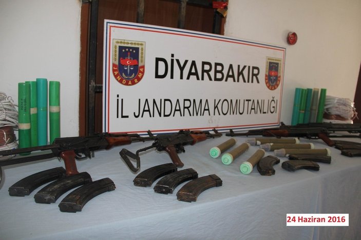 Diyarbakır'da 10 ton patlayıcı ele geçirildi