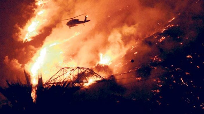 Kaliforniya'da orman yangını 80 evi kül etti