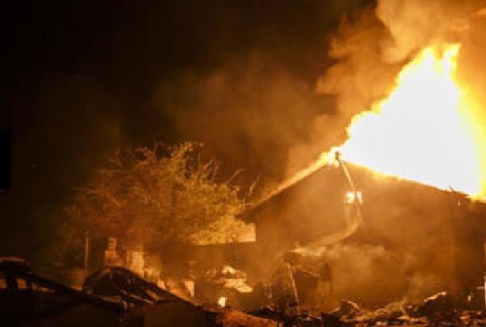 Kaliforniya'da orman yangını 80 evi kül etti