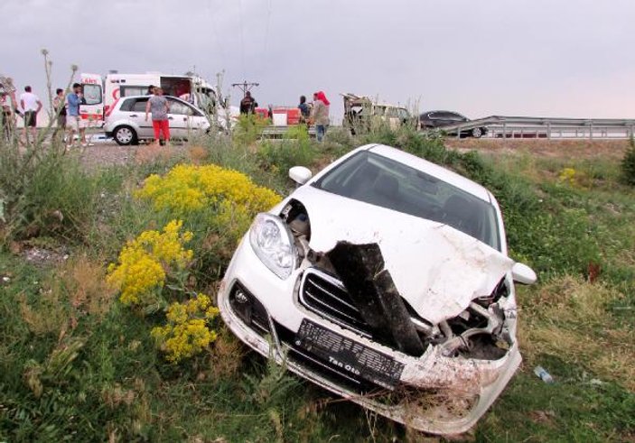 Afyonkarahisar'da trafik kazası: 1 ölü 4 yaralı