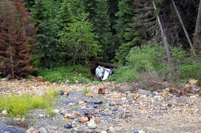 Kastamonu'da kaza yapan araç uçurumdan düştü: 5 yaralı
