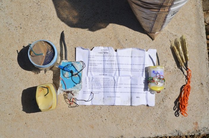 Bingöl'de PKK'nın yola tuzakladığı patlayıcı imha edildi