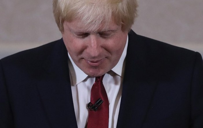 Boris Johnson başbakanlık için aday olmayacağını açıkladı